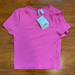 Cropped pink t shirt
